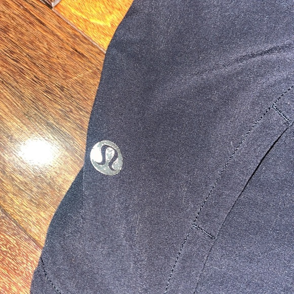 Lululemon Size 4 Speed Up Shorts - Picture 3 of 6